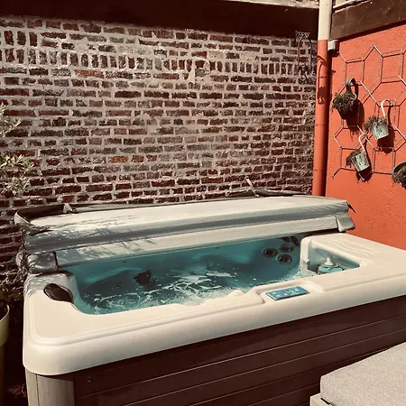 Guest house Independant Et Calme Avec Jacuzzi A *