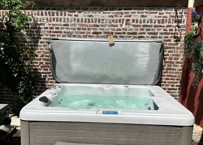 Independant Et Calme Avec Jacuzzi A Гостевой дом 3*