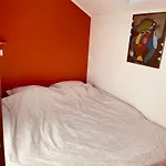 Indépendant Et Calme Avec Jacuzzi à Pensión 3*