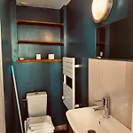 Indépendant Et Calme Avec Jacuzzi à Pensión 3*